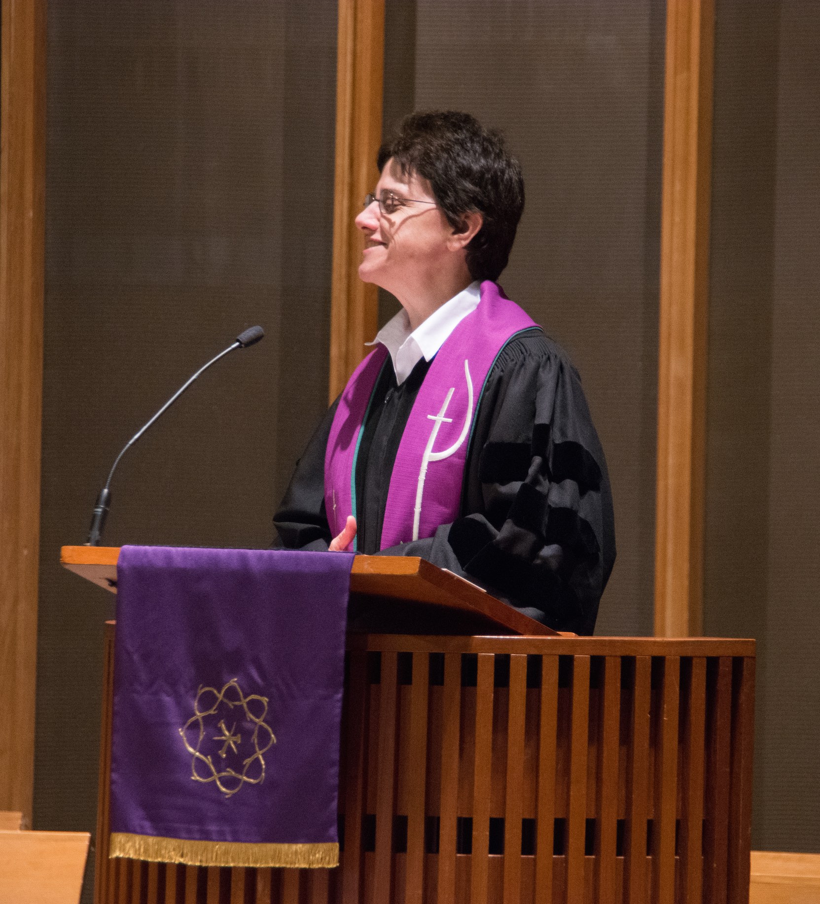Photo of Chaplain Laurie in the pulpit
